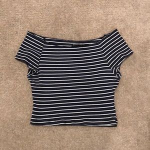 BRANDY MELVILLE Cropped Tee
